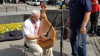 У Харкові вимагають скасування заборони на виступи вуличних музикантів У Харкові вимагають скасування заборони на виступи вуличних музикантів