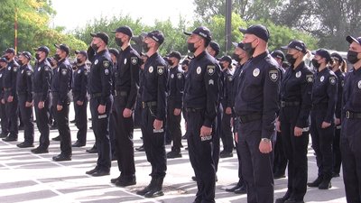 Поліцейська академія у Запоріжжі видала дипломи 29 випускникам