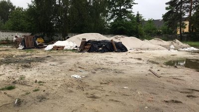 На Львівщині двох підприємців підозрюють у розкраданні під час будівництва військових гуртожитків На Львівщині двох підприємців підозрюють у розкраданні під час будівництва військових гуртожитків