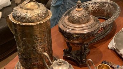 За місцем обшуків слідчі НАБУ виявили предмети, схожі на антикваріат