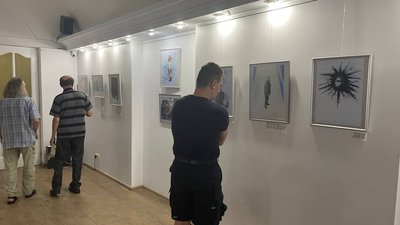 У Сумах відкрилась виставка “500 днів війни” Іллі Ярового У Сумах відкрилась виставка “500 днів війни” Іллі Ярового