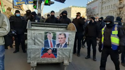 Харківську міськраду пікетують у день першої сесії Харківську міськраду пікетують у день першої сесії