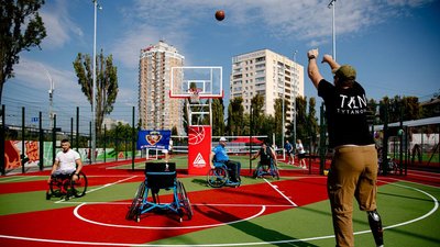 Оновлений інклюзивний стадіон у Києві