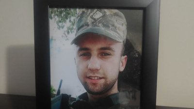 На Тернопільщині прощаються із бійцем Євгеном Данилківим