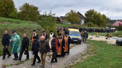 На Тернопільщині попрощалися з загиблим бійцем Іваном Плішкою На Тернопільщині попрощалися з загиблим бійцем Іваном Плішкою