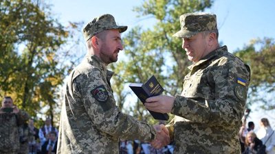 Гуртом збирали гроші: з Черкас на передову передали дрони та два спецавтомобілі