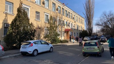 Миколаївці стоять у чергах, аби стати донорами Миколаївці стоять у чергах, аби стати донорами