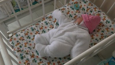 Медики розповіли про стан новонародженої, яку знайшли біля коледжу на Львівщині