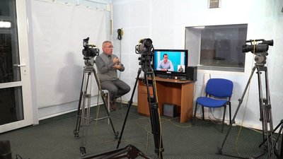 "Найскладнішим у роботі сурдоперекладача є швидкість". Кропивничанин Руслан Вихівський "Найскладнішим у роботі сурдоперекладача є швидкість". Кропивничанин Руслан Вихівський