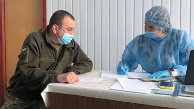 У Новограді-Волинському почали щеплювати військових від COVID-19 У Новограді-Волинському почали щеплювати військових від COVID-19
