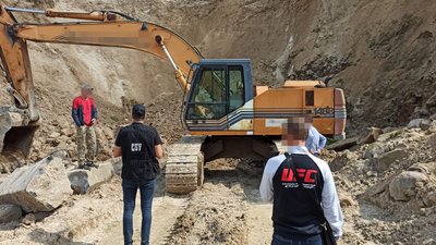 СБУ заявляє про викриття на Рівненщині нелегального видобутку базальту на понад 70 млн