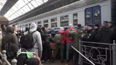 Від львівського вокзалу до кордону: спогади про початок повномасштабного вторгнення Від львівського вокзалу до кордону: спогади про початок повномасштабного вторгнення