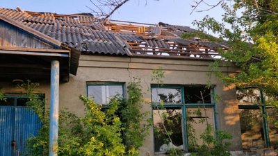 Пошкоджений будинок у Петрівці на Харківщині
