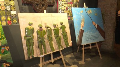 В одному з дніпровських кафе проходить виставка робіт колишнього військового Андрія Токаря В одному з дніпровських кафе проходить виставка робіт колишнього військового Андрія Токаря