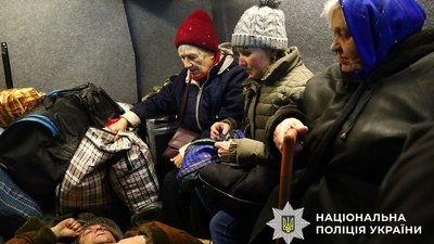 Евакуація людей з Дружківки