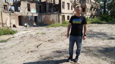 "Він залишився живий, для мене це диво було". Василь Чеповик з Дніпра отримав знак «Герой-рятувальник року» "Він залишився живий, для мене це диво було". Василь Чеповик з Дніпра отримав знак «Герой-рятувальник року»