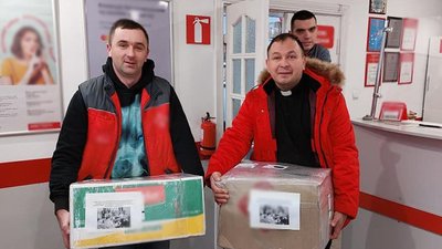 Понад 20 відер вареників наліпили бійцям господині з Тернопільщині