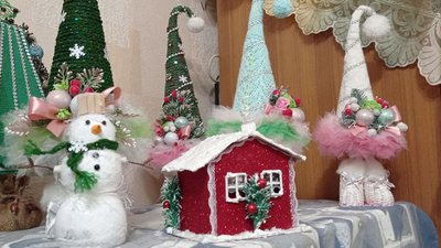 Щоб створити у домі святковий настрій, кропивничанка робить будинки-світильники Щоб створити у домі святковий настрій, кропивничанка робить будинки-світильники
