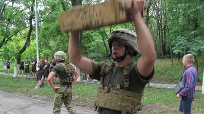 Одеські курсанти вшанували пам’ять загиблого на Донбасі випускника Військової академії Одеські курсанти вшанували пам’ять загиблого на Донбасі випускника Військової академії