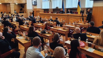 Повідомили про замінування: сесію Закарпатської облради призупинили, не обравши голову