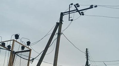 На Франківщині ще два села залишаються без електропостачання На Франківщині ще два села залишаються без електропостачання