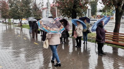 Чому виникають черги під відділом Луцького пенсійного фонду Чому виникають черги під відділом Луцького пенсійного фонду
