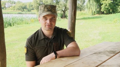 Після двох місяців переховування Дмитра Чавалаха евакуювали на підконтрольну Україні територію, де він продовжив лікування.