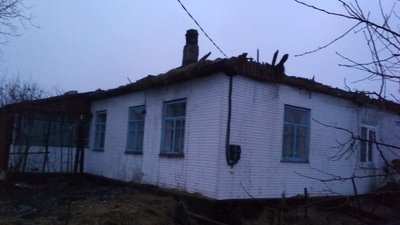 На Житомирщині рятувальники тричі виїжджали гасити загоряння у приватних будинках На Житомирщині рятувальники тричі виїжджали гасити загоряння у приватних будинках