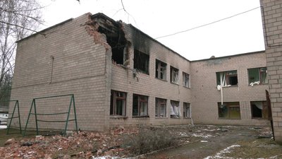 Охороняє від мародерів та прибирає, - чернігівець тиждень не полишає зруйнованого дитсадка Охороняє від мародерів та прибирає, - чернігівець тиждень не полишає зруйнованого дитсадка
