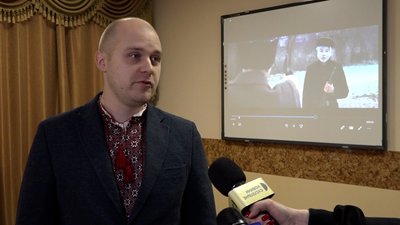 Презентували фільм: учні та викладачі житомирського ліцею зіграли у фільмі "Крути" Презентували фільм: учні та викладачі житомирського ліцею зіграли у фільмі "Крути"