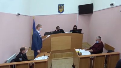 У Сумах суд взяв під варту чоловіка, якого обвинувачують у вчиненні ножових поранень перехожим