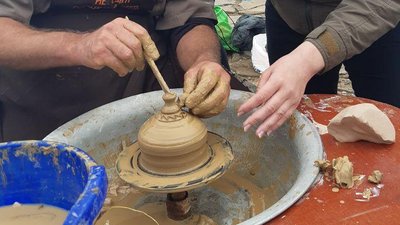 Митці з різних куточків України гончарили на Говерлі Митці з різних куточків України гончарили на Говерлі