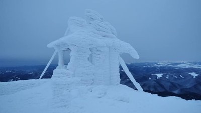 Гірський рятувальник виклав фото засніженої обсерваторії "Білий Слон" Гірський рятувальник виклав фото засніженої обсерваторії "Білий Слон"
