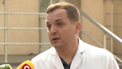 До шпиталю у Харкові доставили травмованих, які підірвались на військовому автомобілі в зоні ООС До шпиталю у Харкові доставили травмованих, які підірвались на військовому автомобілі в зоні ООС