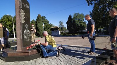 У Миколаєві вшанували загиблих на сході України в 2014 році У Миколаєві вшанували загиблих на сході України в 2014 році