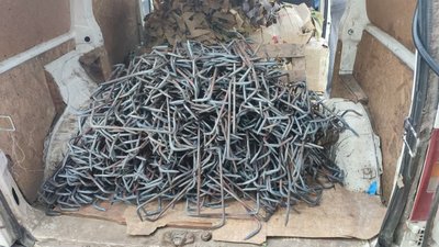 Дві тисячі будівельних скоб для бліндажів виготовили та відправили на передову жителі Чуднівщини Дві тисячі будівельних скоб для бліндажів виготовили та відправили на передову жителі Чуднівщини