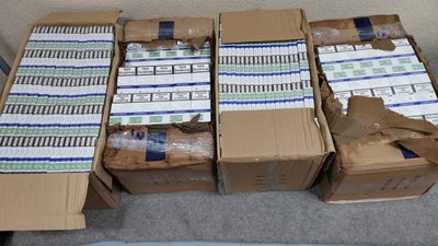 На Волині на кордоні з Польщею знайшли ящики з контрабандними сигаретами На Волині на кордоні з Польщею знайшли ящики з контрабандними сигаретами