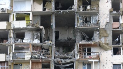 Будинок після авіаудару Будинок після авіаудару