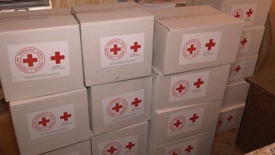 Десять багатодітних родин у Луцьку отримали подарунки від Червоного Хреста Десять багатодітних родин у Луцьку отримали подарунки від Червоного Хреста