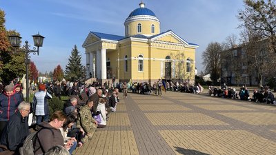 У Прилуках попрощалися зі старшим солдатом Сергієм Євтушенком, який загинув на Донеччині У Прилуках попрощалися зі старшим солдатом Сергієм Євтушенком, який загинув на Донеччині