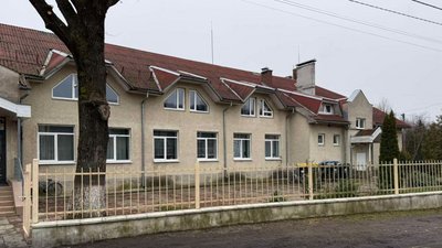 Директора ліцею підозрюють у фіктивному працевлаштуванні чоловіка для надання відстрочки