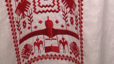 Орнамент вишиванки з безпілотником "Bayraktar"