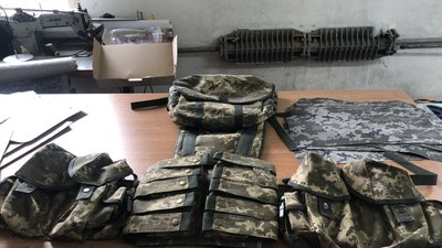 Близько 60 найменувань військової амуніції відшиває релоковане швейне підприємство у Мукачеві Близько 60 найменувань військової амуніції відшиває релоковане швейне підприємство у Мукачеві