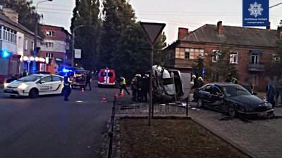 У Сумах в аварії загинув чоловік, троє - травмовані (ОНОВЛЕНЕ) У Сумах в аварії загинув чоловік, троє - травмовані (ОНОВЛЕНЕ)