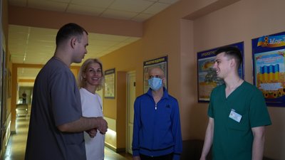 Сумські лікарі здійснили першу в області трансплантацію нирки від родинного донора Сумські лікарі здійснили першу в області трансплантацію нирки від родинного донора