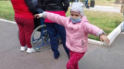 Музика для онкохворих: черкаські музиканти грали для пацієнтів диспансеру