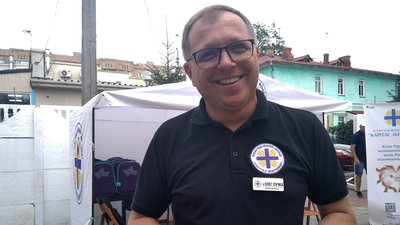 Житомирські волонтери подарували дітям-переселенцям 300 рюкзаків із канцелярським приладдям Житомирські волонтери подарували дітям-переселенцям 300 рюкзаків із канцелярським приладдям