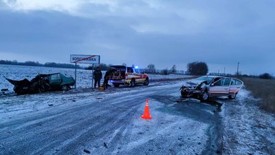 На трасі Куп'янського району, що на Харківщині, сталася аварія: двоє людей загинули На трасі Куп'янського району, що на Харківщині, сталася аварія: двоє людей загинули