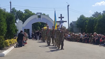 Загинув, рятуючи побратима: у Житомирі попрощалися з військовим Олександром Зелінським Загинув, рятуючи побратима: у Житомирі попрощалися з військовим Олександром Зелінським