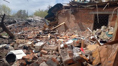У Лебедині мешканці не можуть повернутися до своїх пошкоджених квартир У Лебедині мешканці не можуть повернутися до своїх пошкоджених квартир